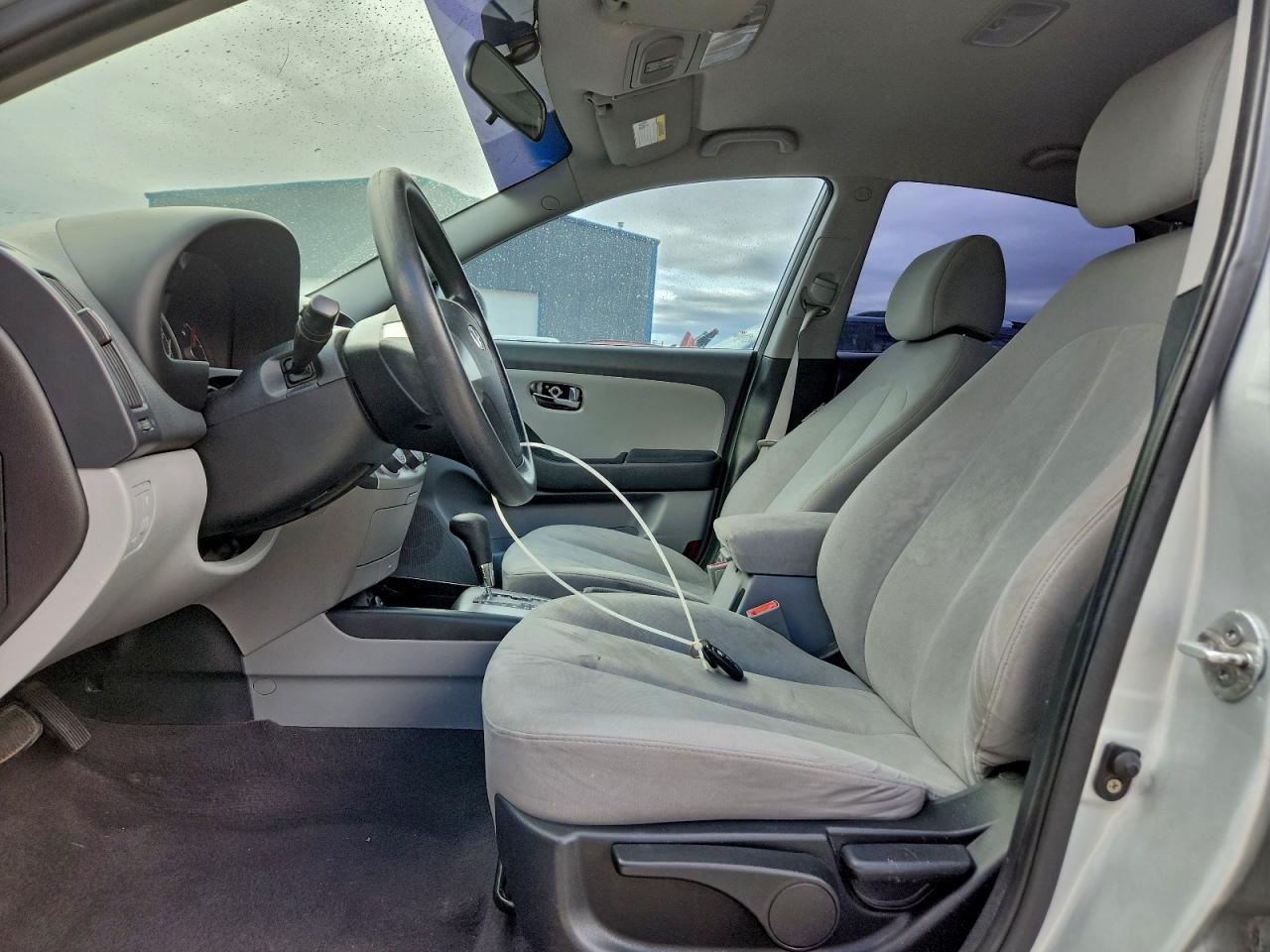 Hyundai ELANTRA Blue Image 4