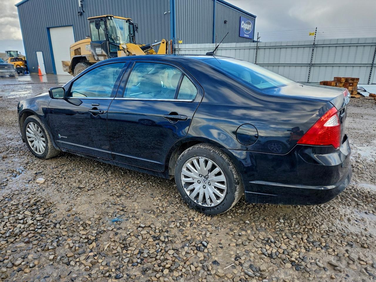 Ford Fusion Hybrid Image 2