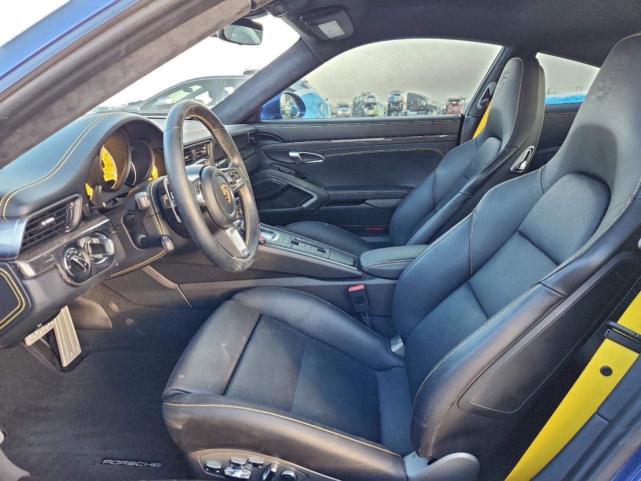 Porsche 911 Turbo Image 10