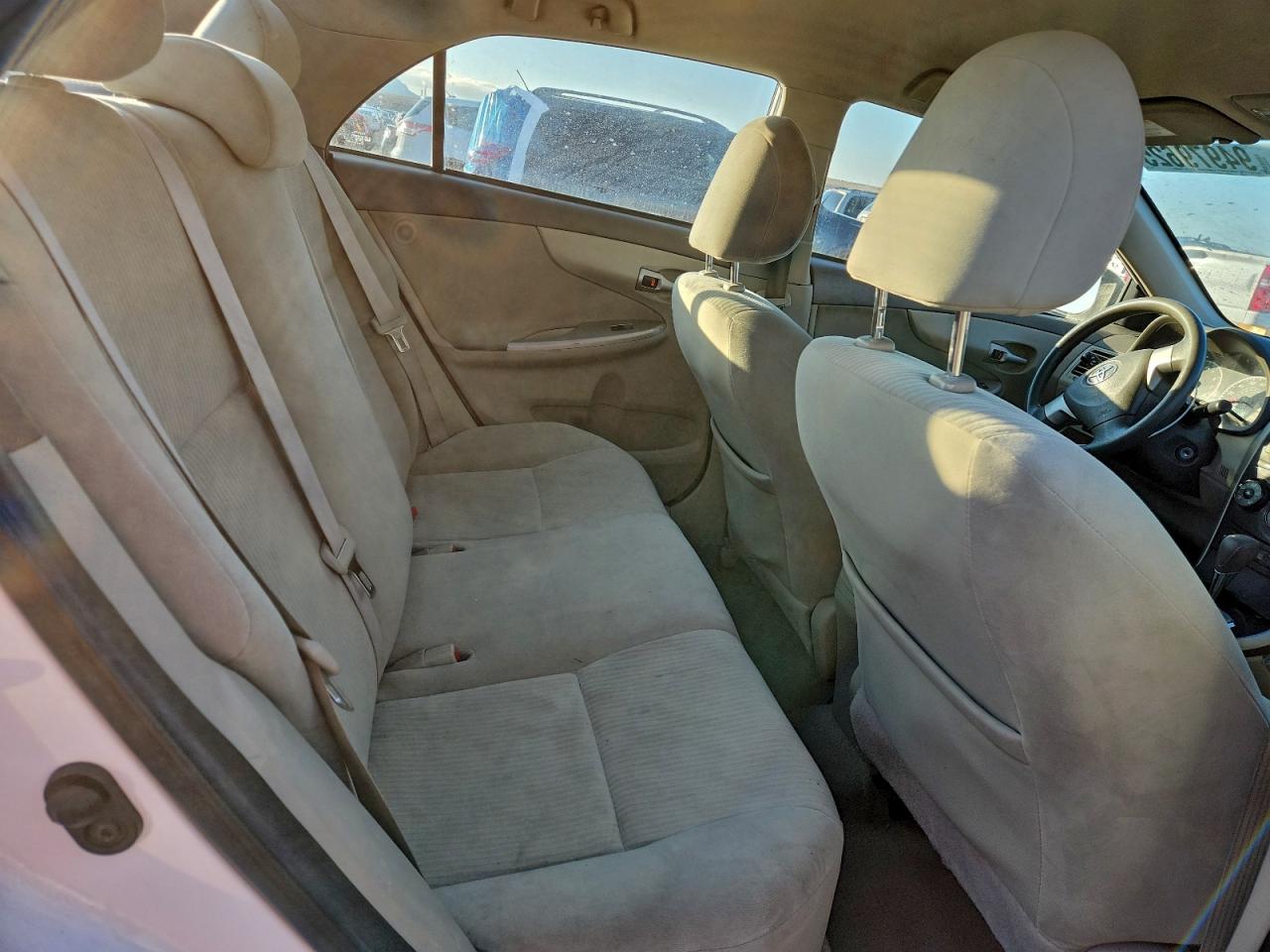 Toyota Corolla Base Image 11