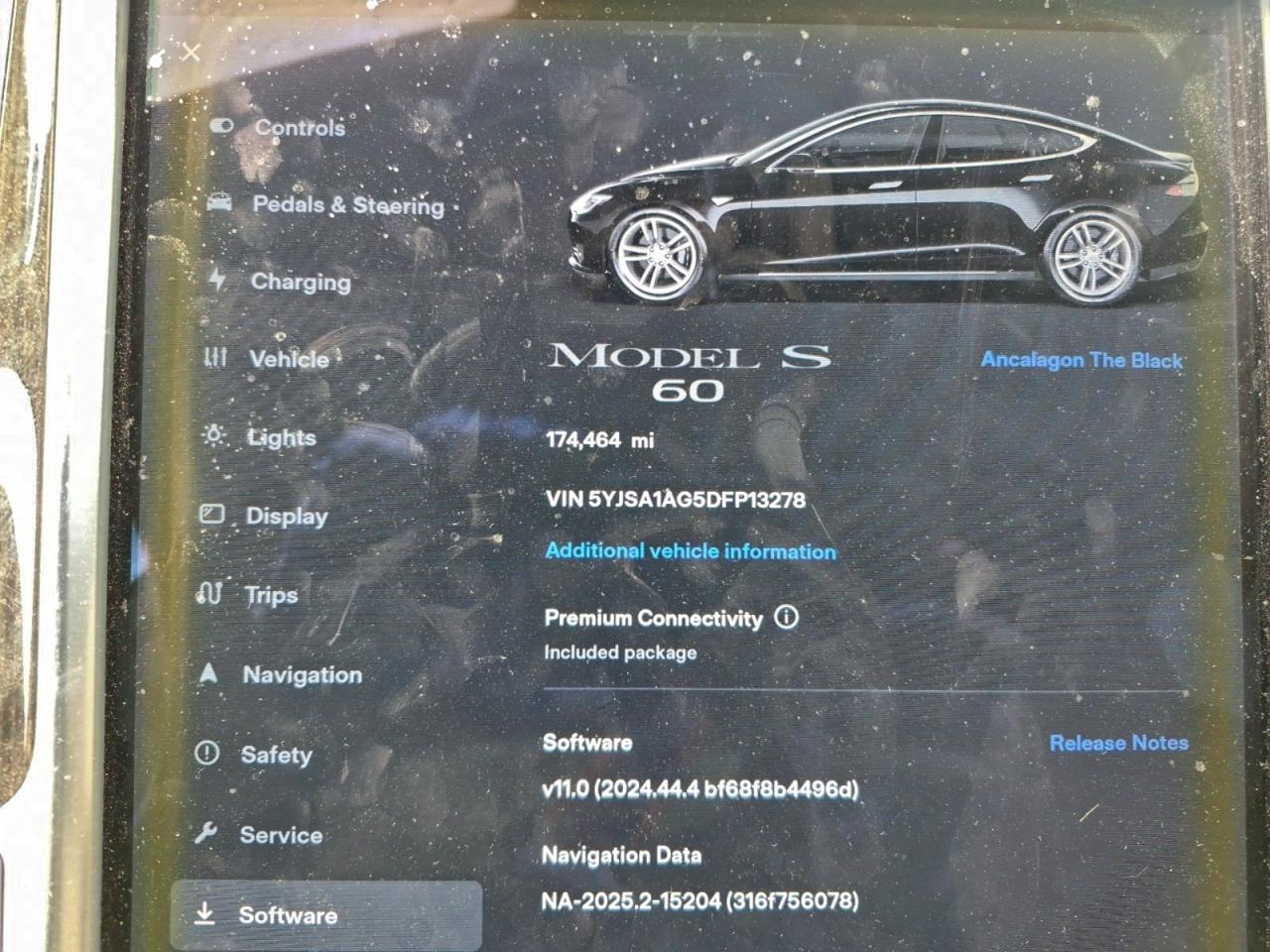 Tesla Model S Image 8