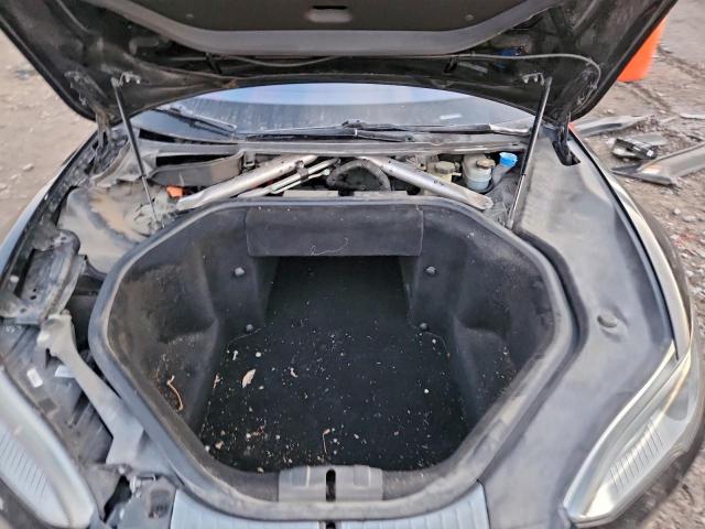 Tesla Model S Image 2