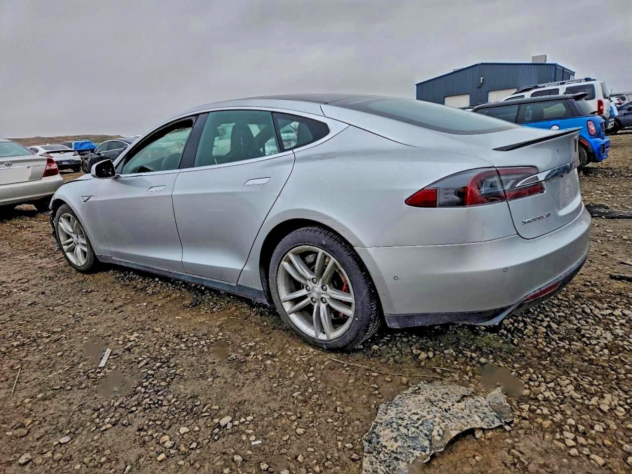 Tesla Model S Image 2