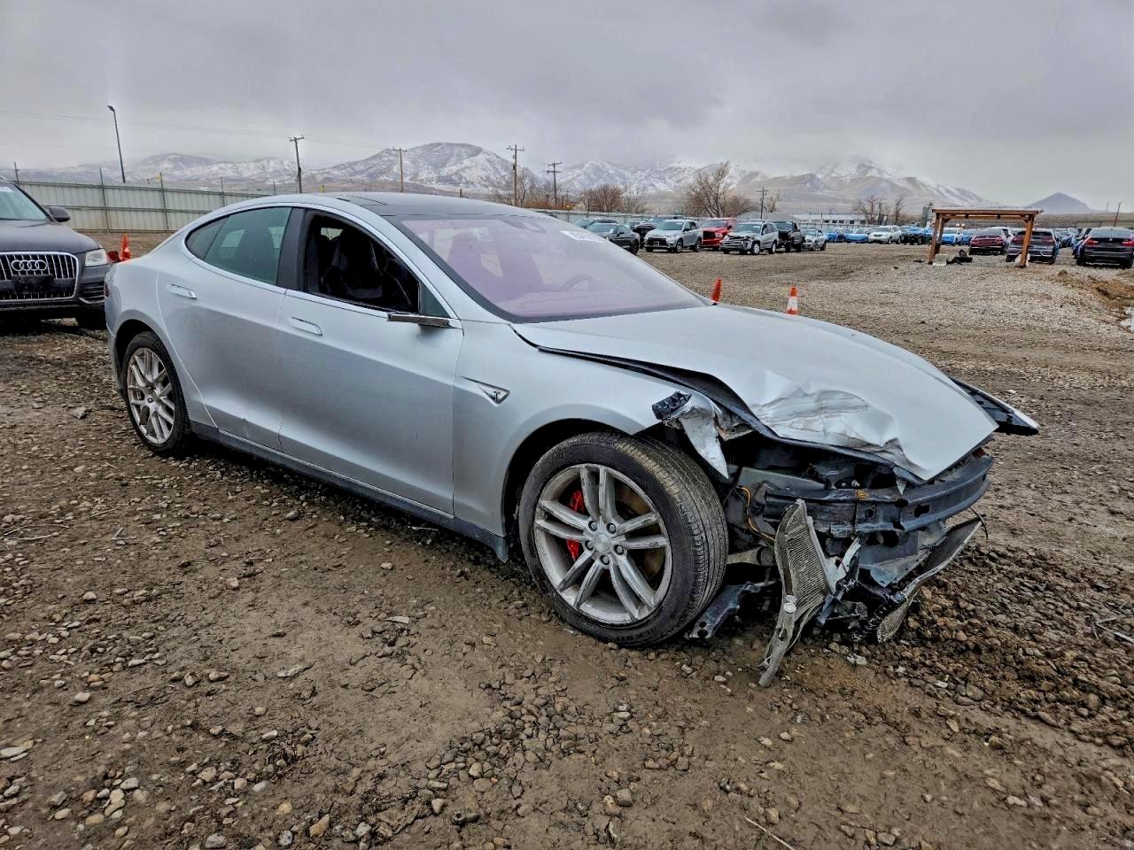 Tesla Model S Image 13