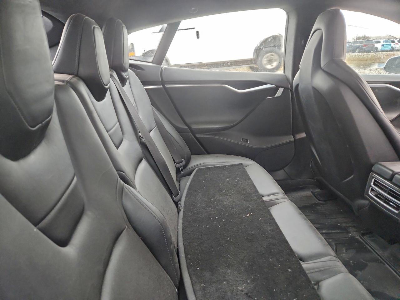 Tesla Model S Image 7