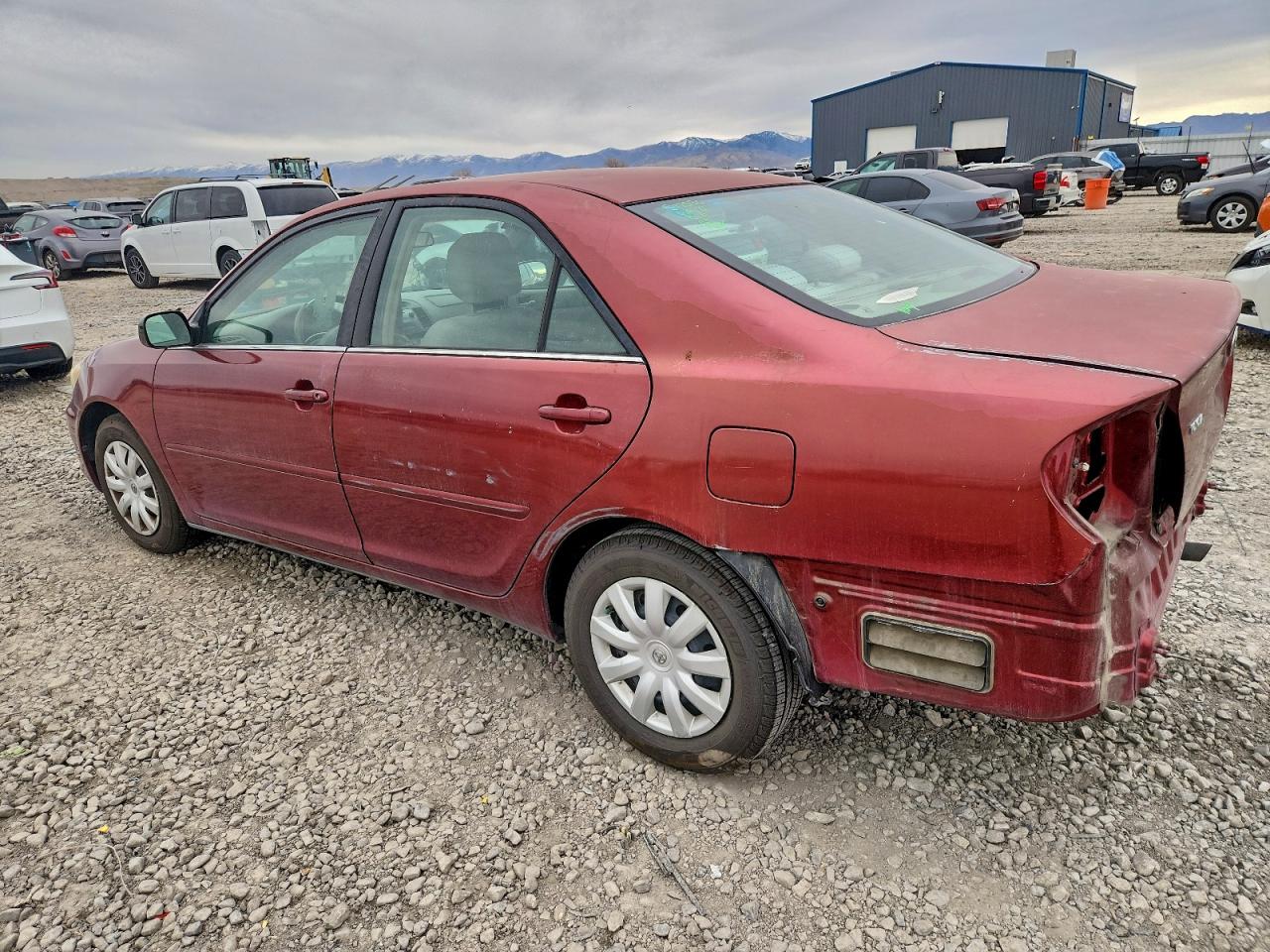 Toyota Camry Le Image 5