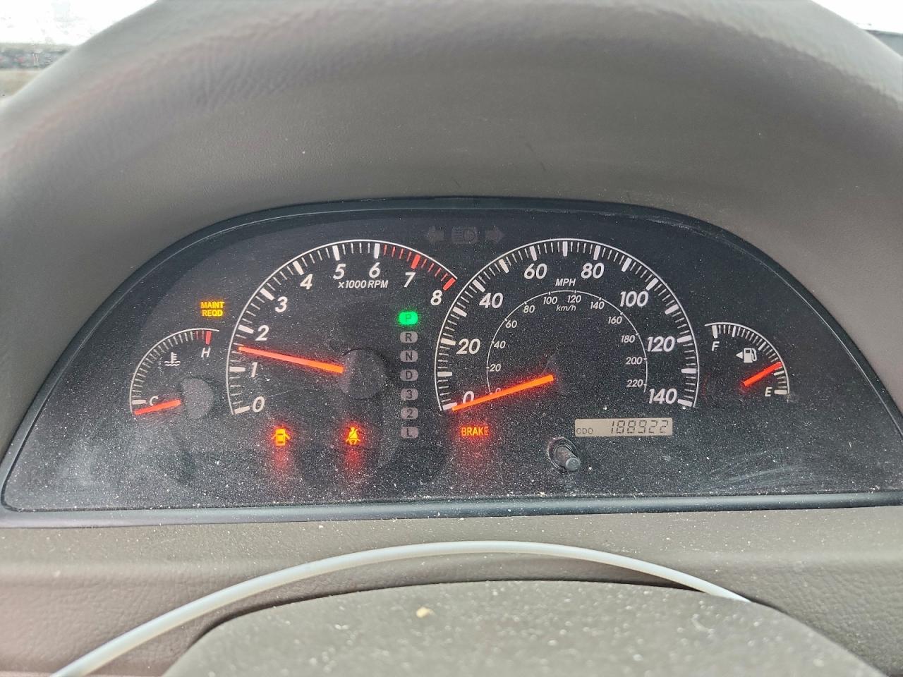 Toyota Camry Le Image 12