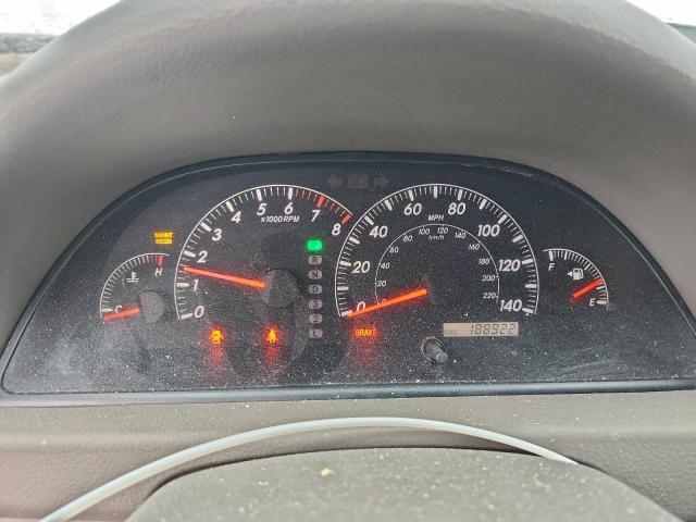 Toyota Camry Le Image 12