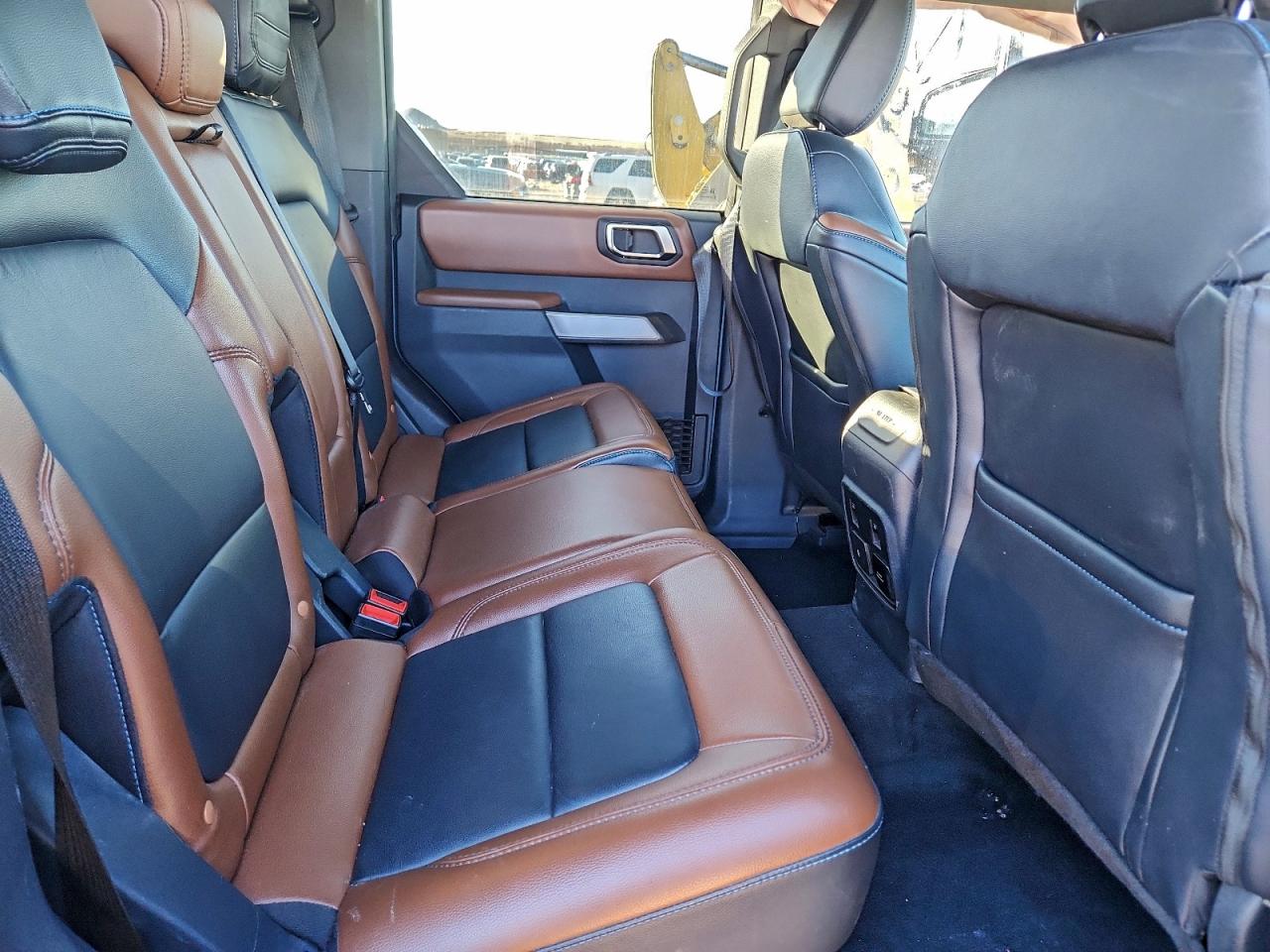 Ford Bronco Base Image 13