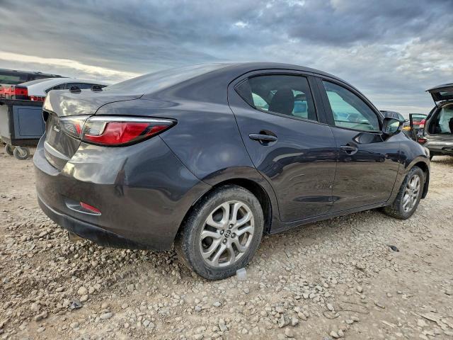 Toyota Scion Image 7