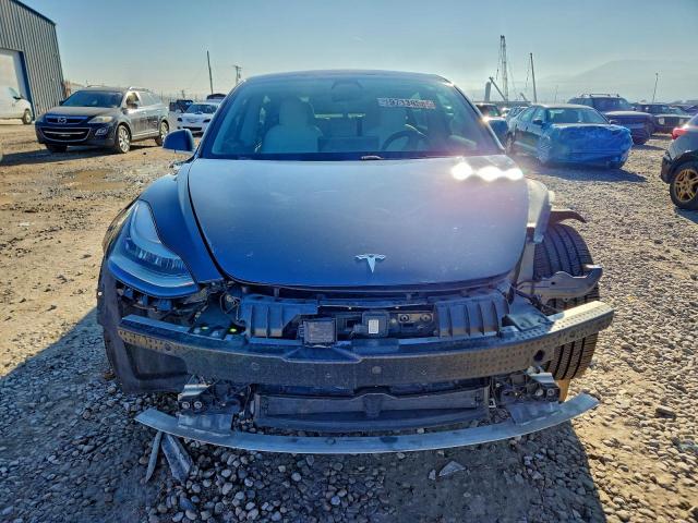 Tesla Model 3 Image 3