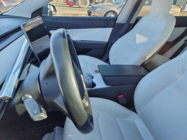 Tesla Model 3 Image 6