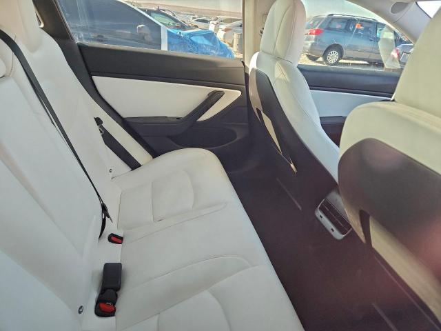 Tesla Model 3 Image 10