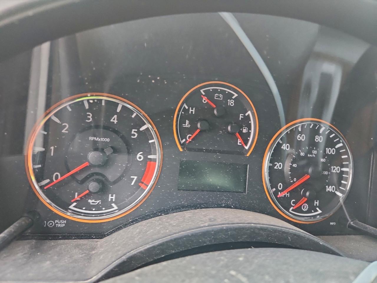 Nissan Titan Xe Image 8