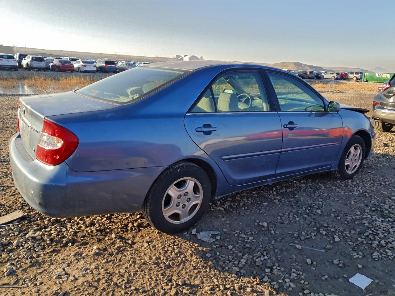 Toyota Camry Le Image 10