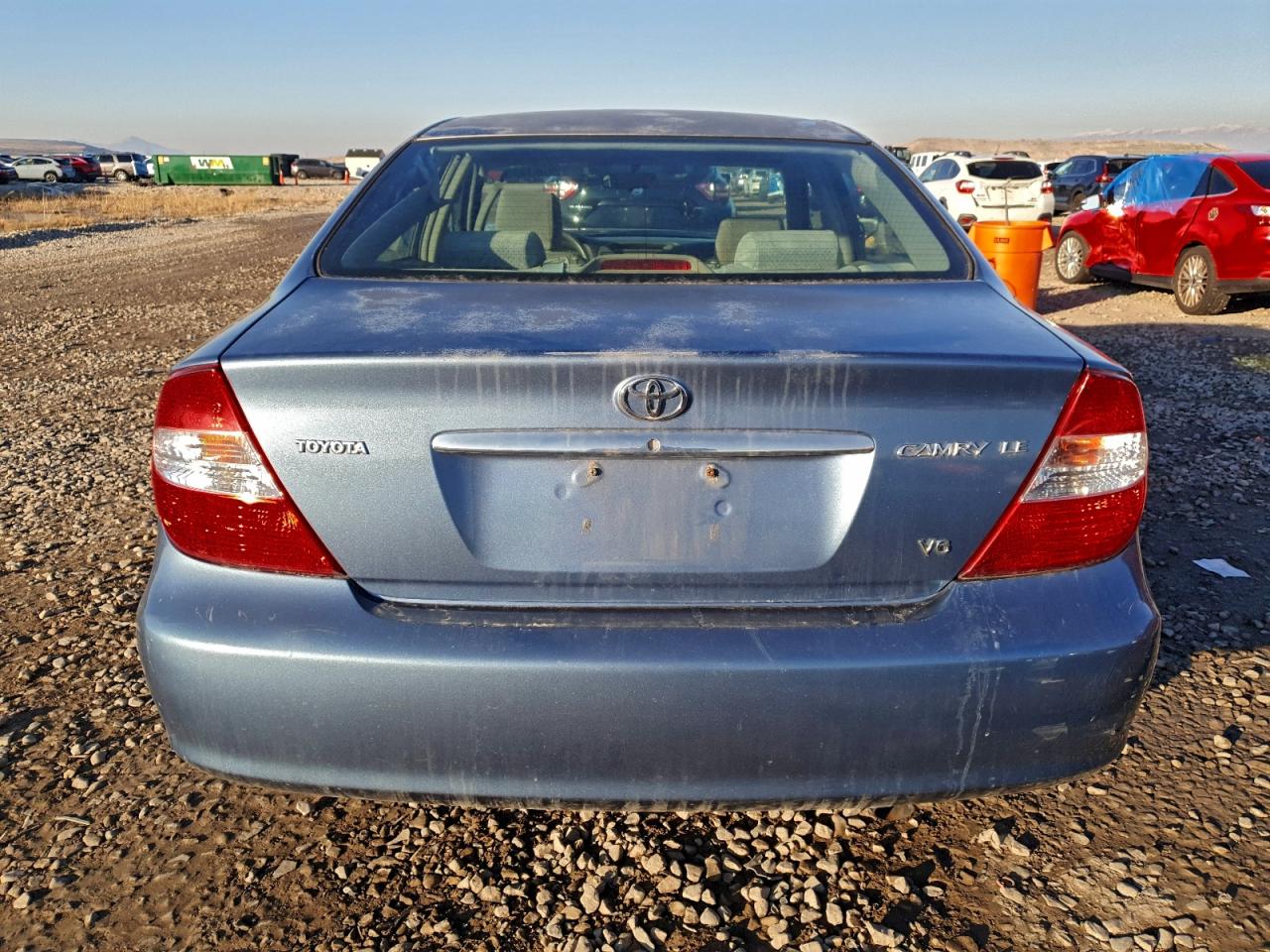 Toyota Camry Le Image 6