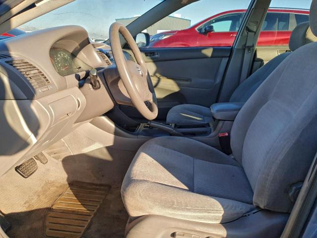 Toyota Camry Le Image 11