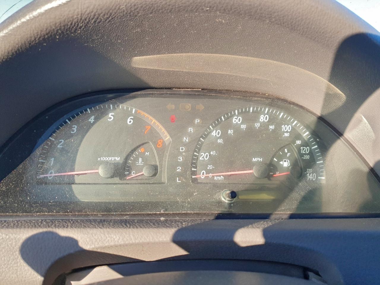 Toyota Camry Le Image 2