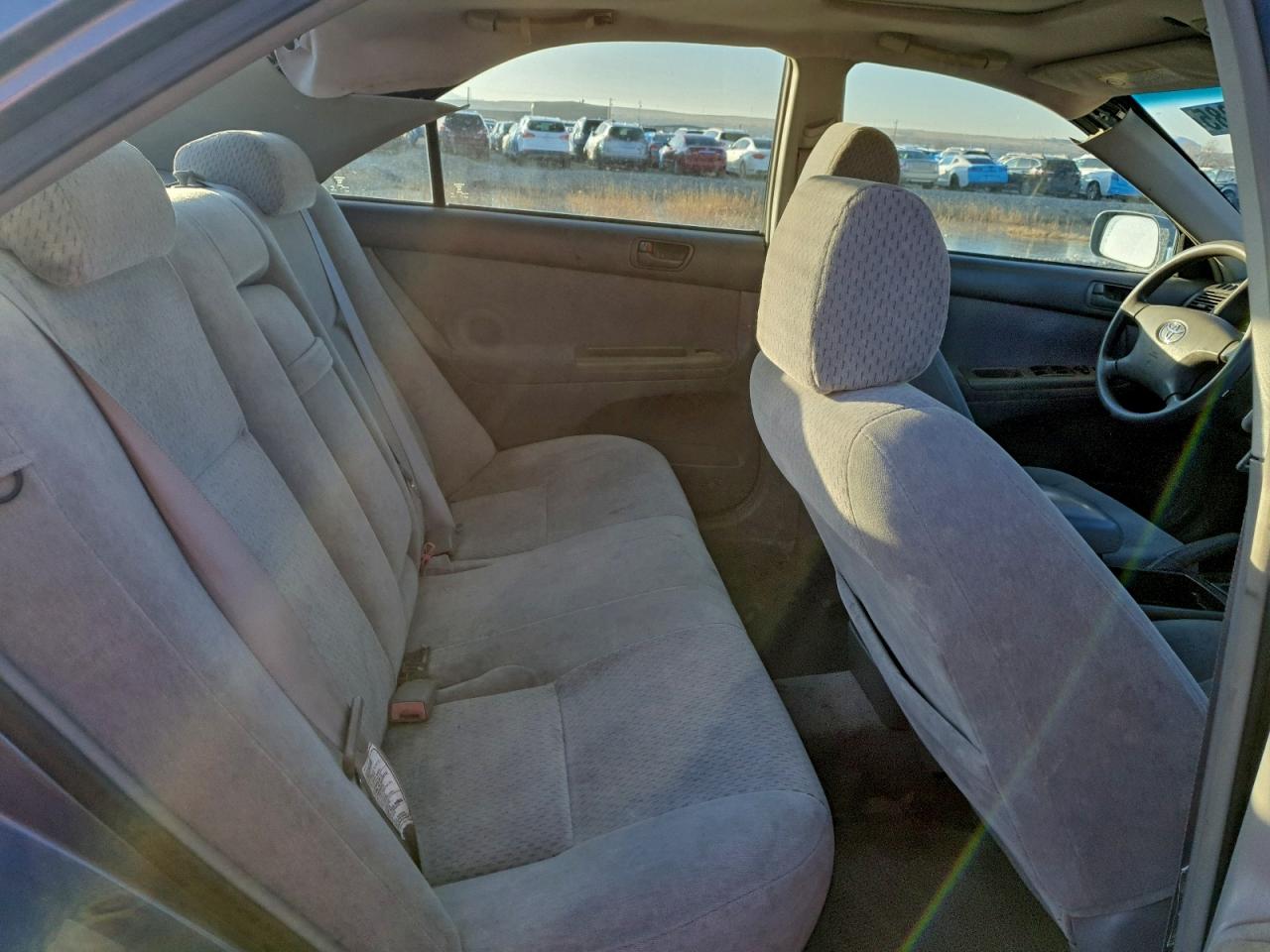 Toyota Camry Le Image 7