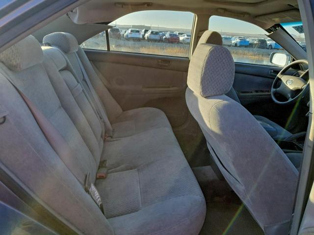 Toyota Camry Le Image 7