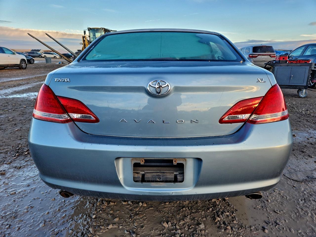 Toyota Avalon Xl Image 3
