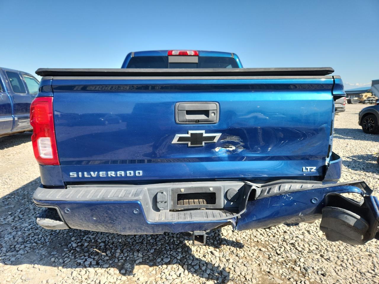 Chevrolet Silverado K1500 Ltz Image 3