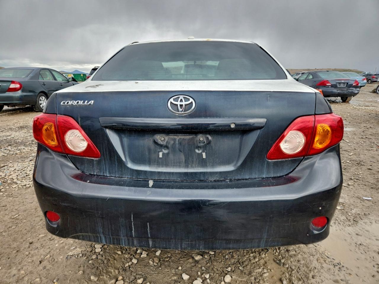 Toyota Corolla Base Image 10