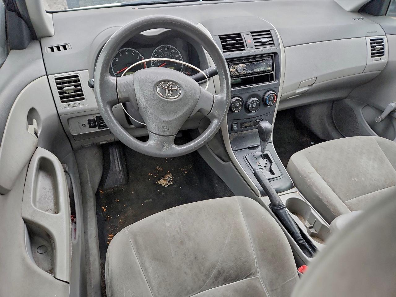 Toyota Corolla Base Image 11