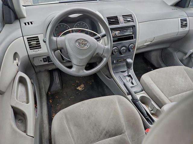 Toyota Corolla Base Image 11