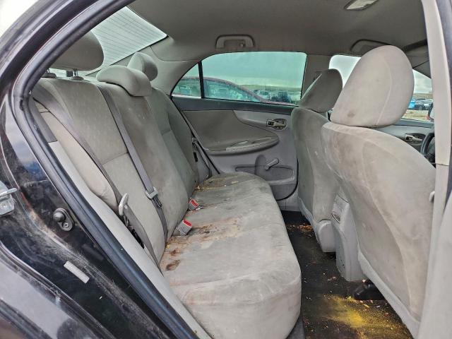 Toyota Corolla Base Image 2