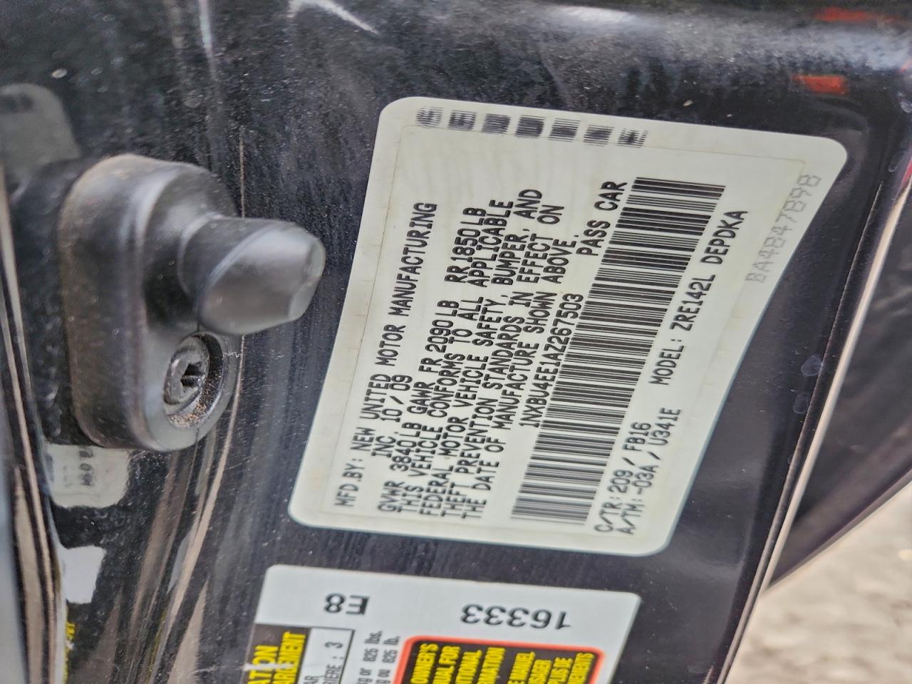 Toyota Corolla Base Image 12