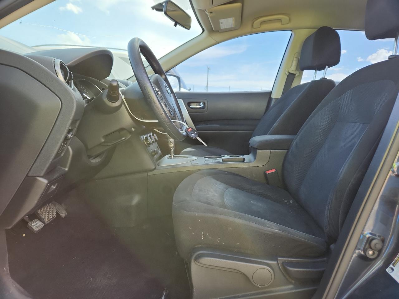 Nissan Rogue S Image 9