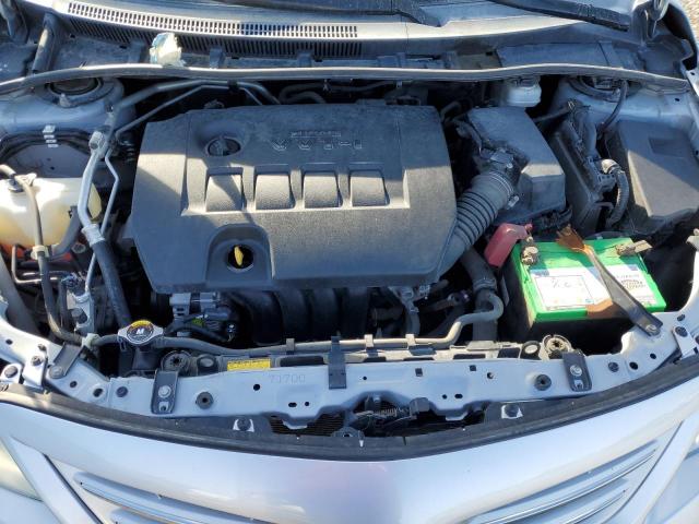 Toyota Corolla Base Image 9