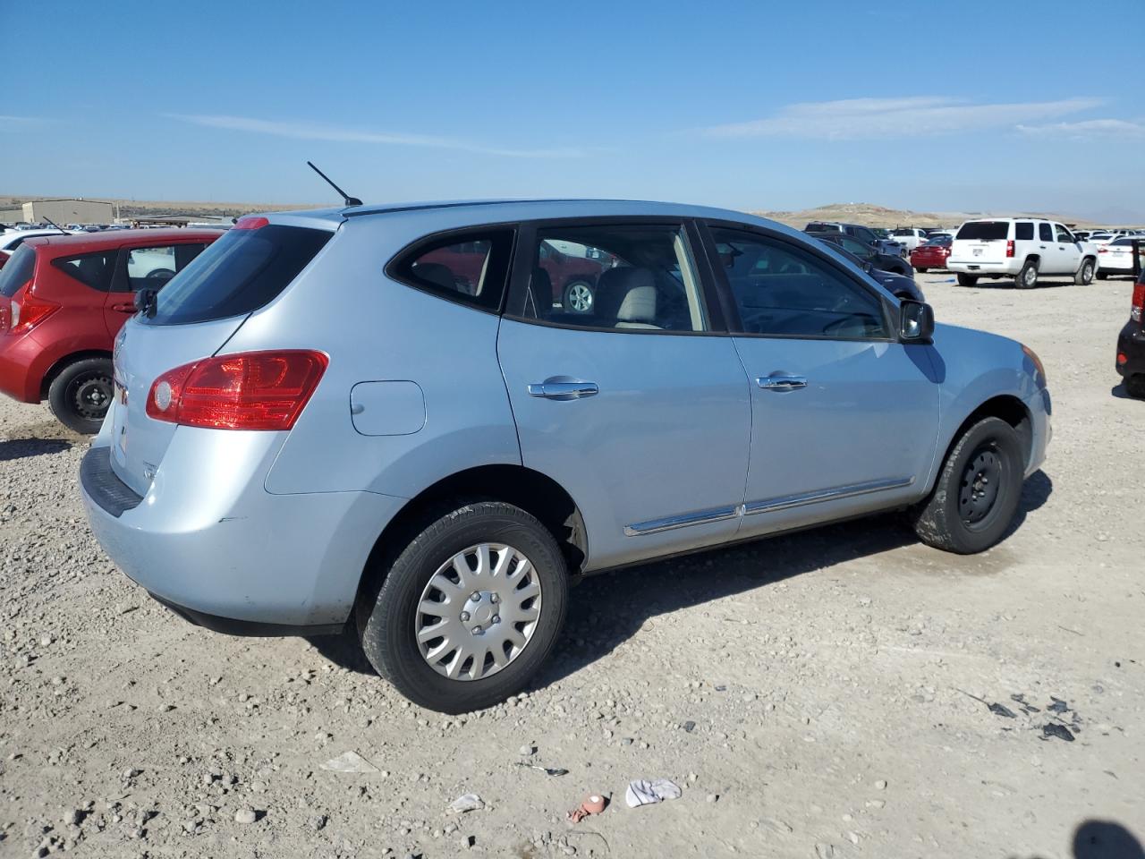 Nissan Rogue S Image 2