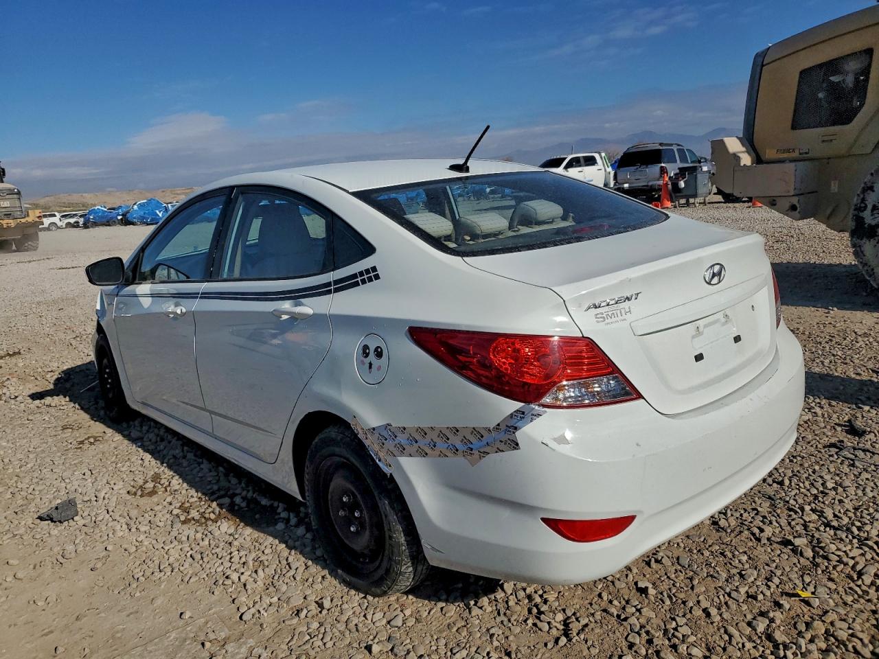 Hyundai ACCENT Gls Image 2
