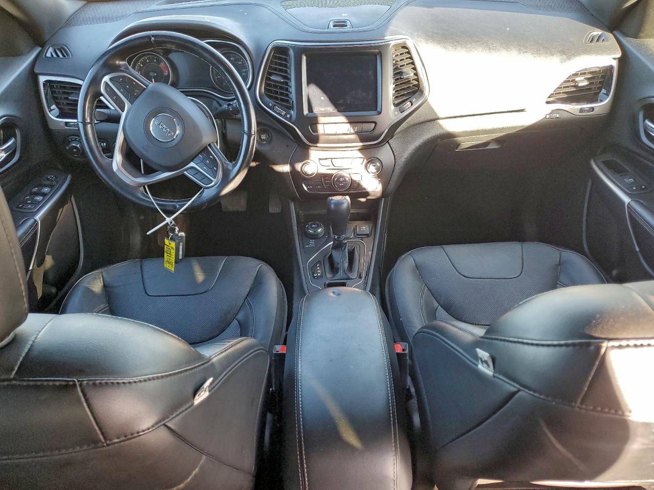 Jeep Grand Cherokee Latitude Lux Image 13