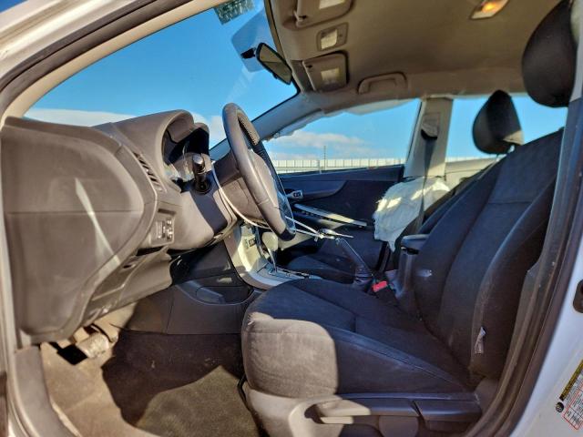 Toyota Corolla Base Image 7