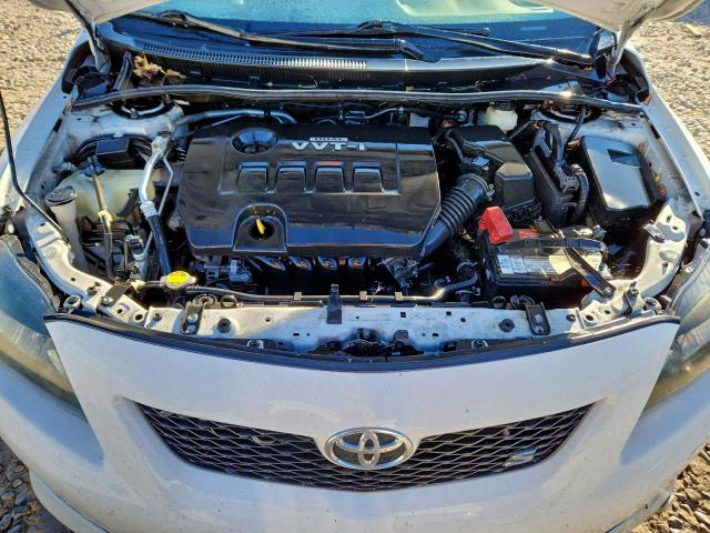 Toyota Corolla Base Image 9