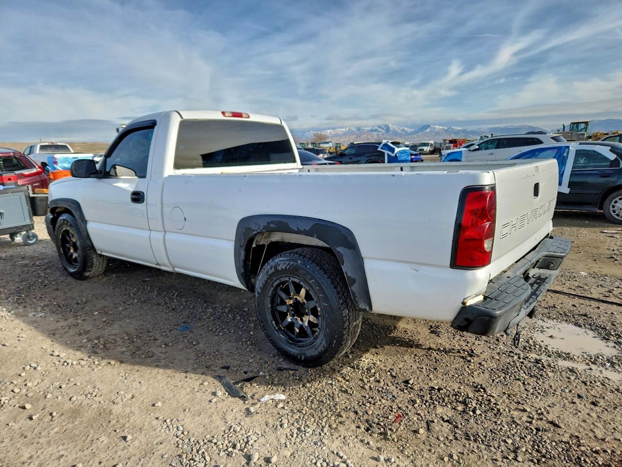 Chevrolet Silverado C1500 Image 4