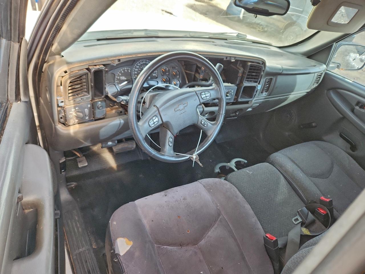 Chevrolet Silverado C1500 Image 10