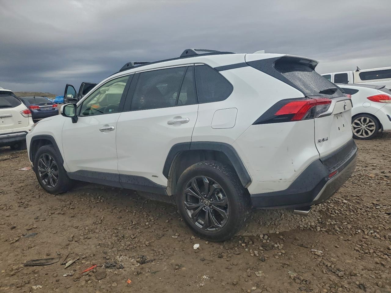 Toyota RAV4 Limited Image 4