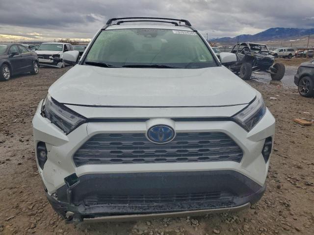 Toyota RAV4 Limited Image 9