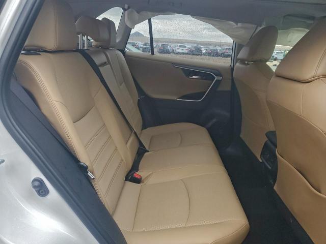 Toyota RAV4 Limited Image 6