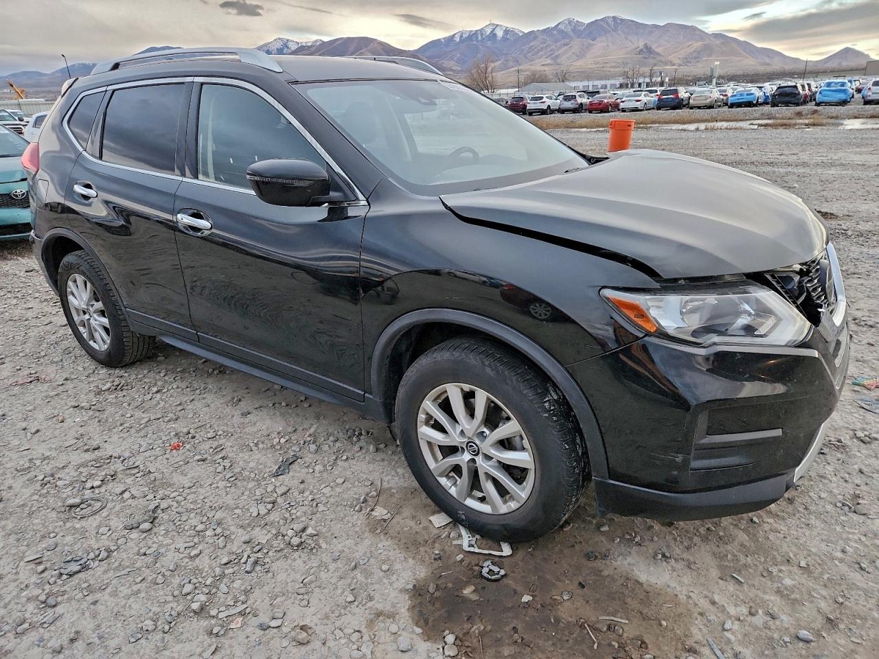 Nissan Rogue S Image 4