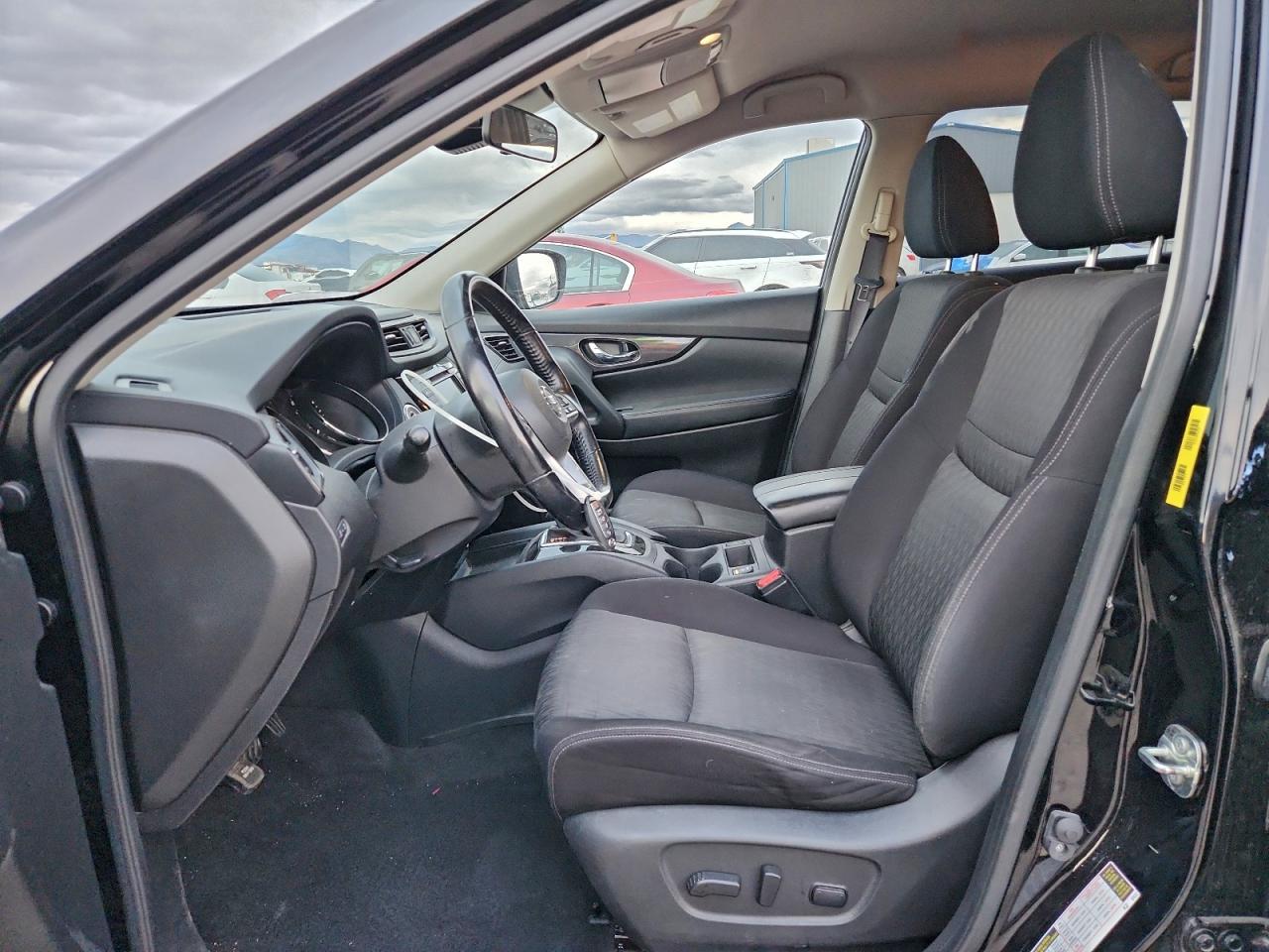 Nissan Rogue S Image 6