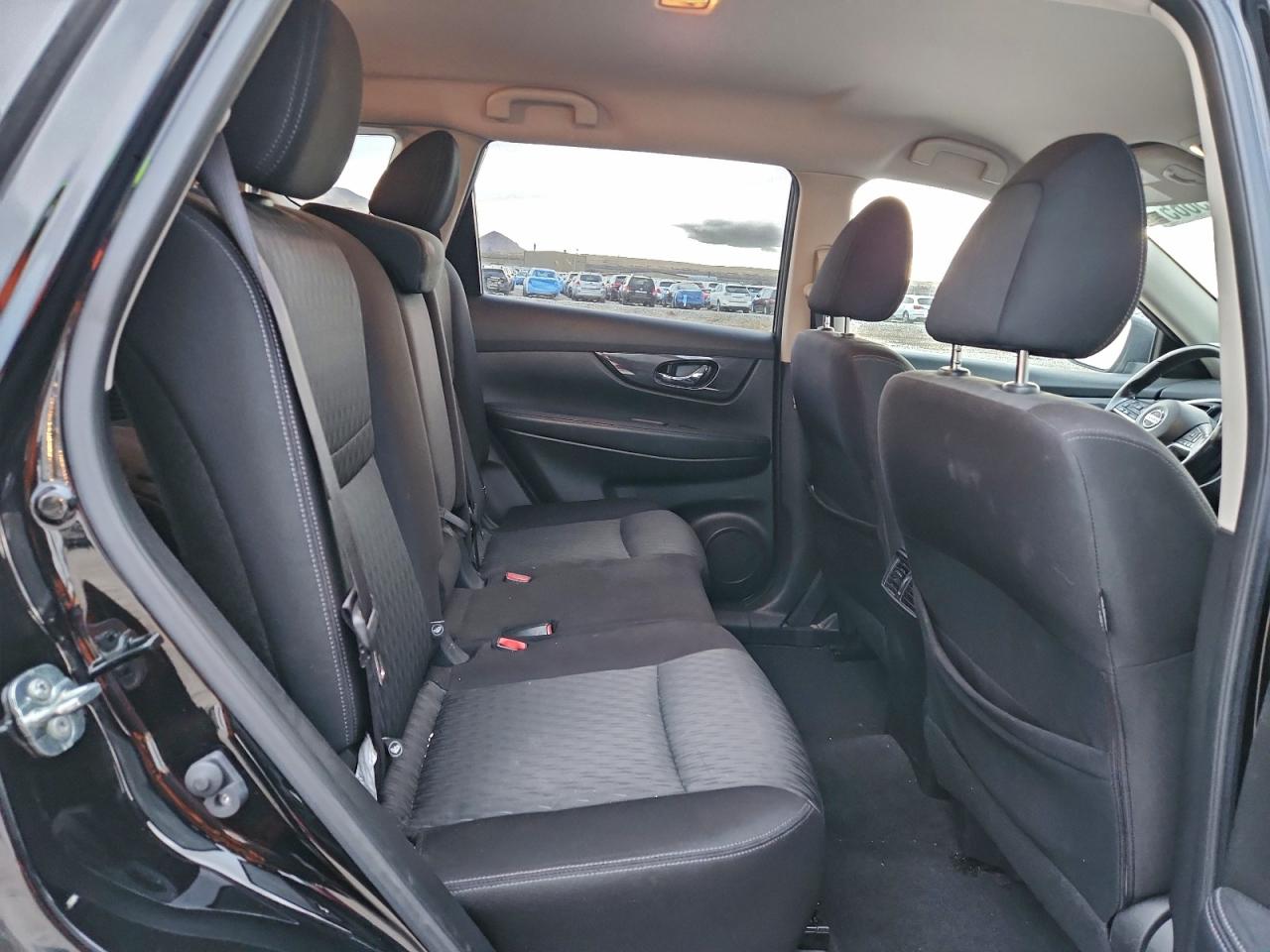 Nissan Rogue S Image 7