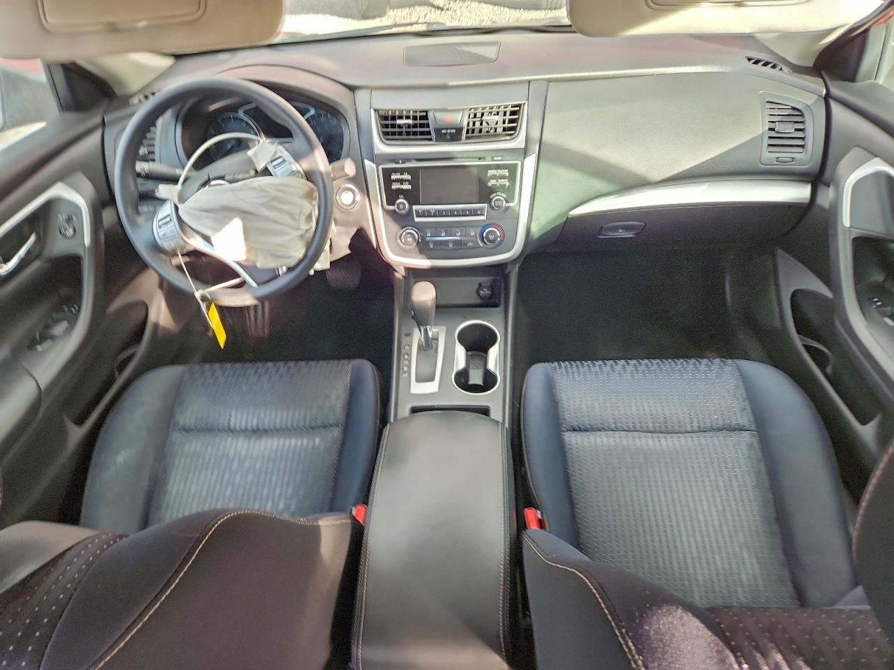 Nissan Altima 2.5 Image 2