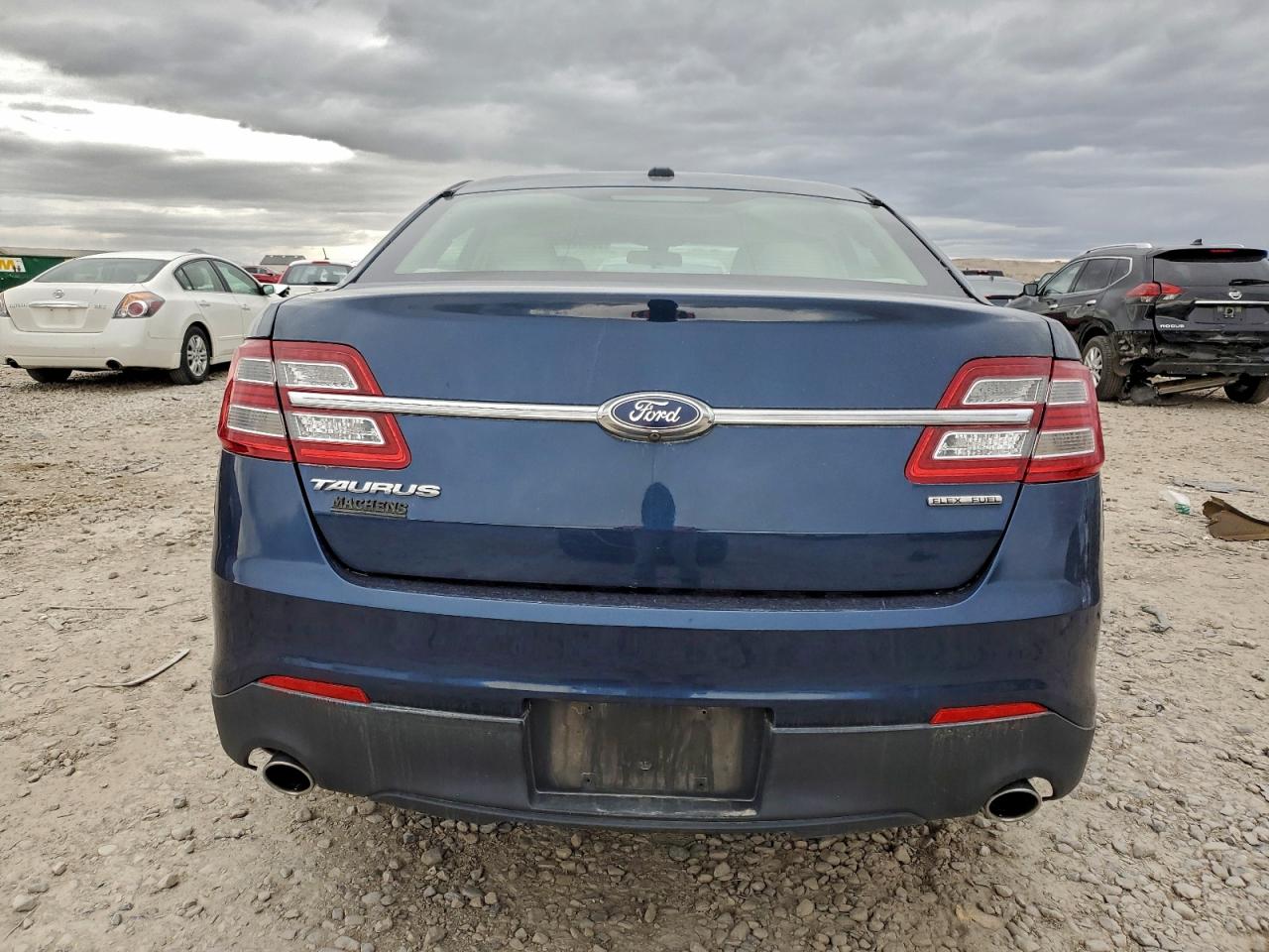Ford Taurus Se Image 10