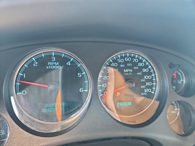 GMC Yukon Denali Image 4