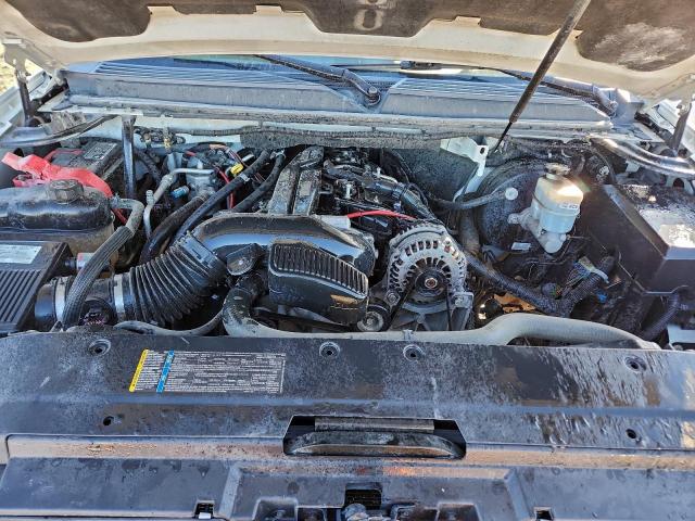 GMC Yukon Denali Image 5